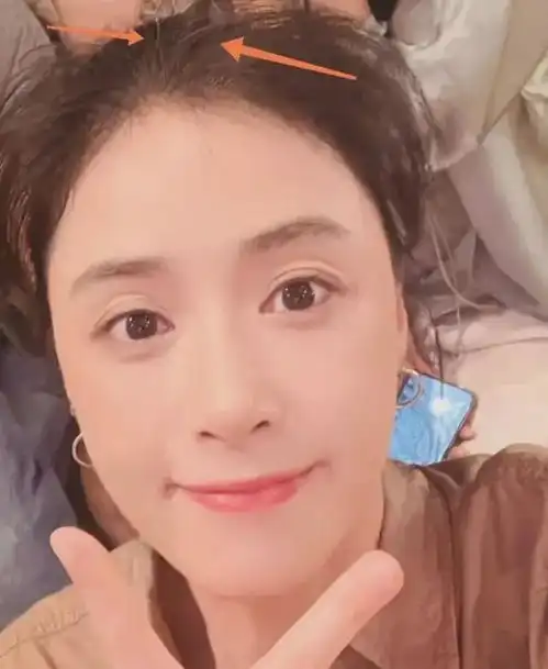 甄嬛传女演员时隔13年重聚首,颖儿一点没变,蒋欣瘦到眼窝凹陷