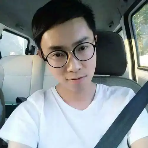au交友团天啊这里有一群小哥哥小姐姐带你重归校园