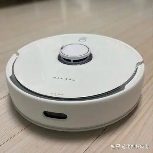 2024年扫地机器人怎么选扫地机器人是不是智商税美的灵眸v12科沃斯t20pro石头p10云鲸j3哪款更值得入手一文横测出答案