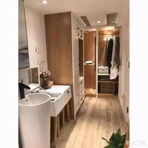 35㎡小一居,厨房改衣帽间,客餐厨卧共用空间,功能强大真舒适卧室收纳客厅玄关网易订阅