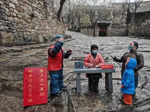 山东泥塑传人巧塑泥人向抗疫战士致敬