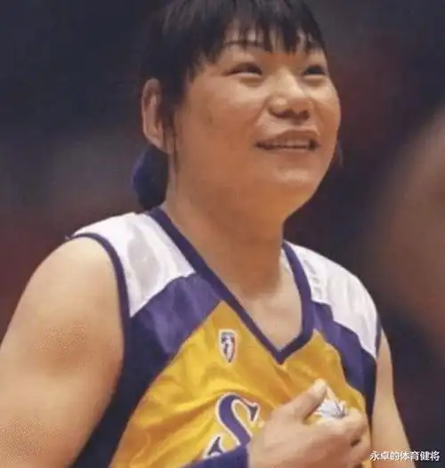 女篮第一人郑海霞,结婚9年今丈夫杳无音信,身兼要职52岁未生育
