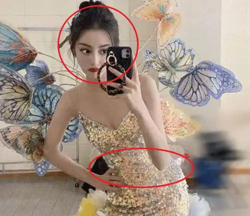 迪丽热巴晒开工自拍,开了美颜险些认不出来,我却被她的身材吸引