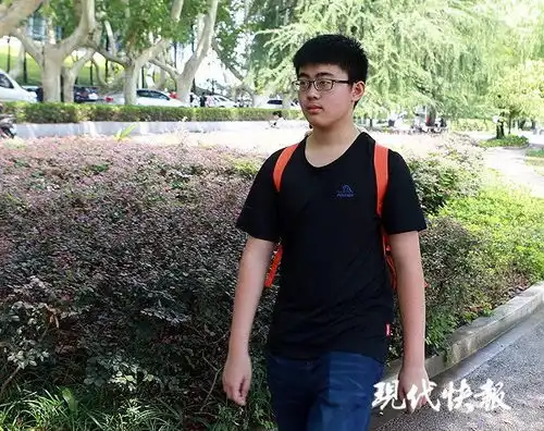 14岁男生自学考上研究生,网友别让我妈看到这新闻