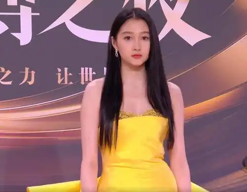 新浪之夜女演员斗艳热巴精美如洋娃娃,江疏影身着最大胆