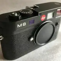 leicam8,black,wbox,leatherstrap