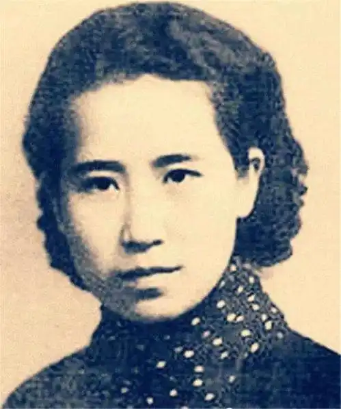 老舍不舍原配,赵清阁留书各据一城,永不相见一人独身至老