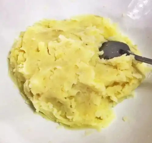 后厨土豆有千万种做法,但你会做皇后锅肉末土豆泥吗