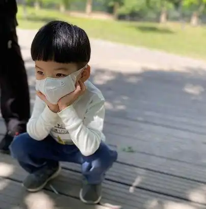 40岁刘璇二胎生了高龄产女怀孕过程很艰辛,一家四口都是高颜值