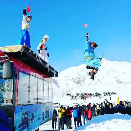如果只是想看一场雪,那就去雪乡如果想有一场狂野原始的冰雪奇缘,就去喀纳斯