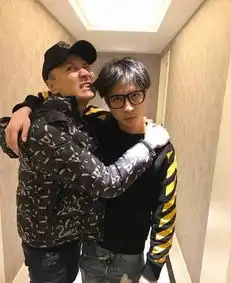 那年今日薛之谦胡渣造型闪现变身怪蜀黍吓坏爱德华