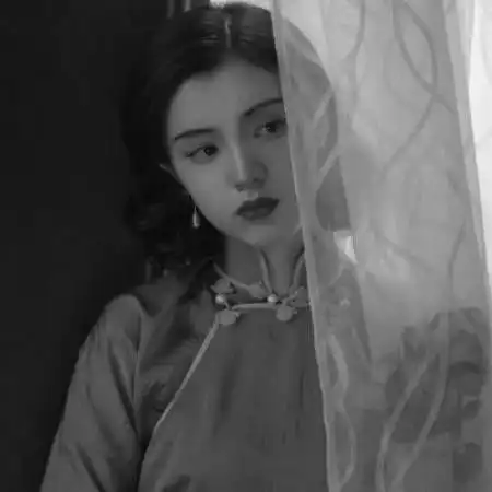 女生伤感黑白头像,特别的社会气的女生