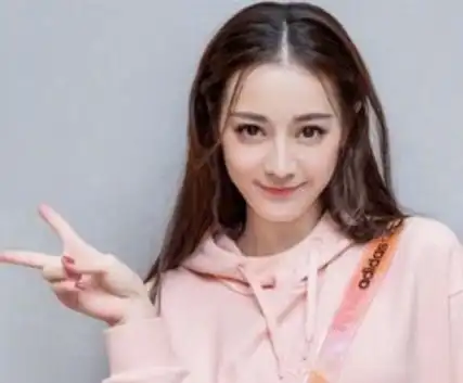 杨幂生日,迪丽热巴乌龙事件,为杨幂生日添加乐趣