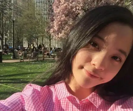 口碑跌真快全网羡慕到全网嘲,欧阳娜娜现在穿什么都不对了吗