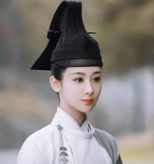 截胡景甜挤走叶青杨紫救场沉香如屑,根本原因还是利益