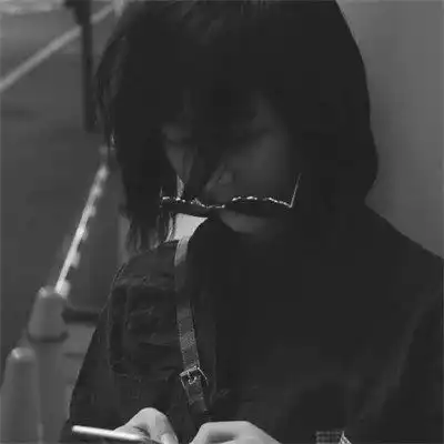 黑白头像女唯美高清图片