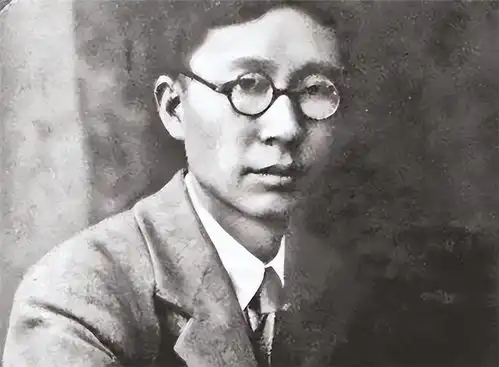 1966年老舍投湖而亡,周总理闻讯捶胸悲愤让我怎么向社会交代