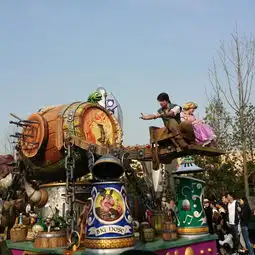 住上海玩具总动员酒店近上海迪士尼乐园,游上海迪士尼乐园两日联票