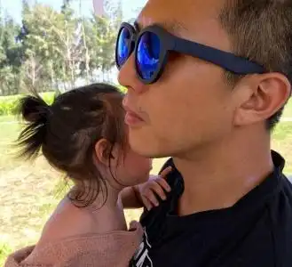 孙俪晒儿子打篮球,网友头发比妈妈还长