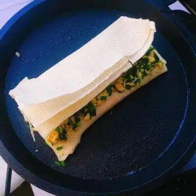 简单几步做好一盘山东煎饼韭菜盒子,快速搞定一餐饭