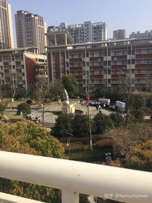 武汉初三学生一枚,能推荐一下高中吗