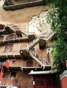 微笑的麦垛.麦积山石窟