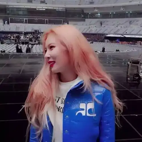 泫雅ins更新图片啦小姐姐又臭美的晒自拍了