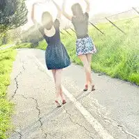 相依疼爱的女生qq头像幸福的小事