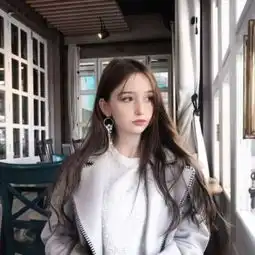 颜汐欧美少女风的小姐姐