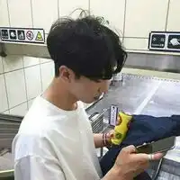 伤感男生头像别把日子过得像句废话