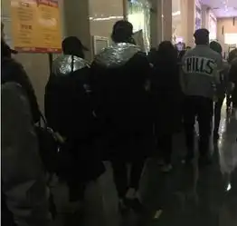 无人岛求生,黄晓明靠老婆,刘烨靠智商,沙溢靠发型,薛之谦靠内裤