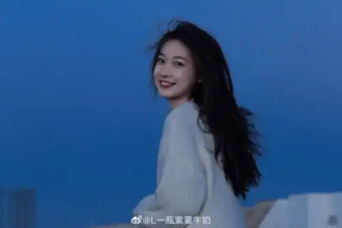 这张忧郁的甜妹脸,随便一张都是会被美少女们拿来做头像的程度