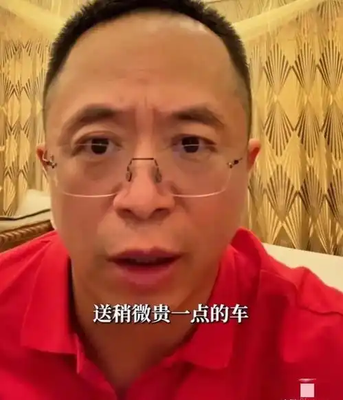 周鸿伟官宣送车一天涨粉超百万,征求粉丝意见,评论区变许愿池