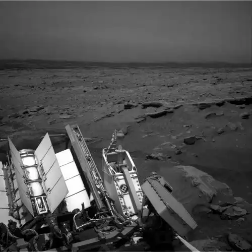 在火星撞击坑行驶27.5公里,好奇号登上一处高原,视野突然开阔