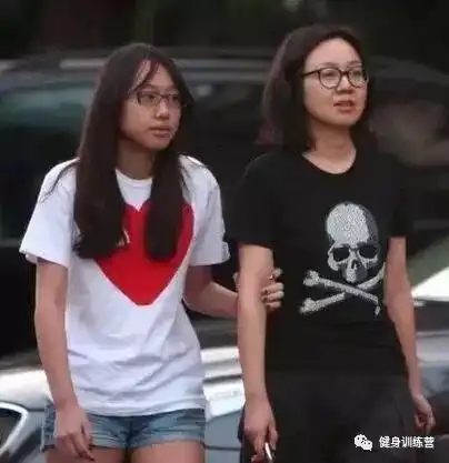 48岁闫妮暴瘦30斤上春晚,这也太太太美了吧我心动了.....