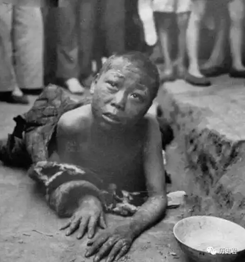 小乞丐遇到了一个恩人,恩人后来当皇帝,乞丐马上说我要改名字