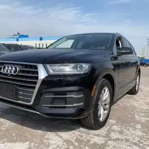 2020款奥迪q73.0t配置高x5劲敌不失风范