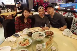 穿冲锋衣去高档写字楼上班的短租女房东目标远大过管十套房