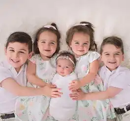 美国女子生孩子上瘾,生完自己的孩子后,将自己子宫捐赠给别人生
