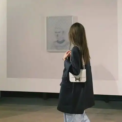 头像我怪乌鸦不会说情话