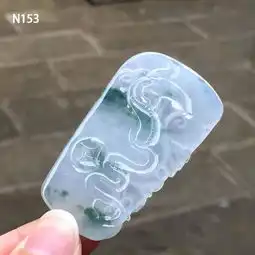 为什么很多从政者喜欢戴翡翠龙牌