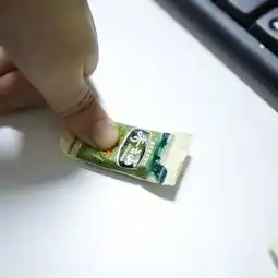 消灭小情绪的神器零食,吃着酸甜韧滑不沾牙