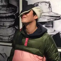 陈冠希这几天巴黎时装周的私服