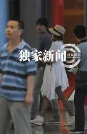 57岁刘晓庆再续桃花获型男豪车接机同返别墅