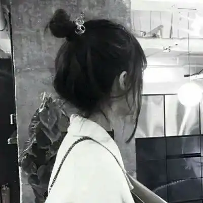女生高清头像五官清晰好看女生真人头像清晰