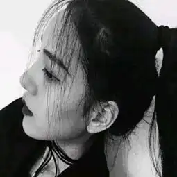 很霸气的火句子你既然勾三搭四,我何必独一无二