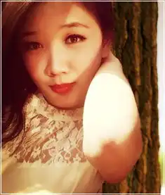 求这张图片做个头像把后面变成背景有的私密我赏金100