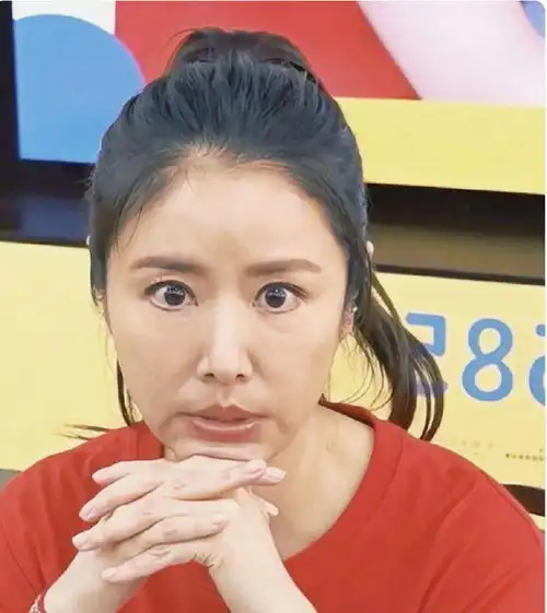 林心如生图曝光老了许多脸部浮肿有法令纹,只不过穿的很减龄