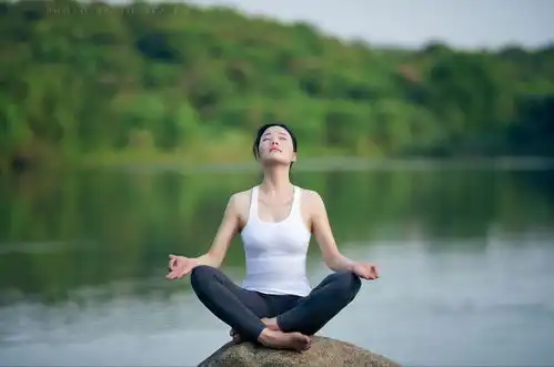 来了热带雨林才发现,在健身房里练瑜伽太low了