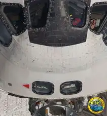 发现号航天飞机表演后空翻与国际空间站对接